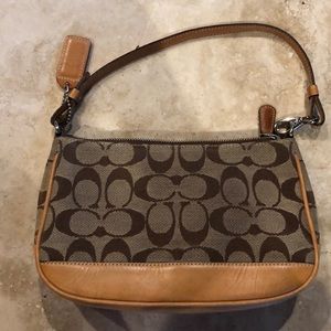 AUTHENTIC Coach shoulder bag